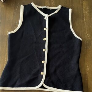 Abercrombie & Fitch Black and White Knit vest xs